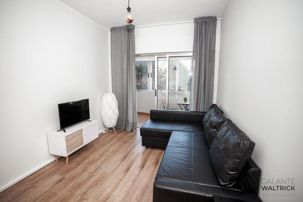 Downtown 3 Bedroom With Balcony - Quiet Street - Family Friendly - Groups Porto Exterior photo