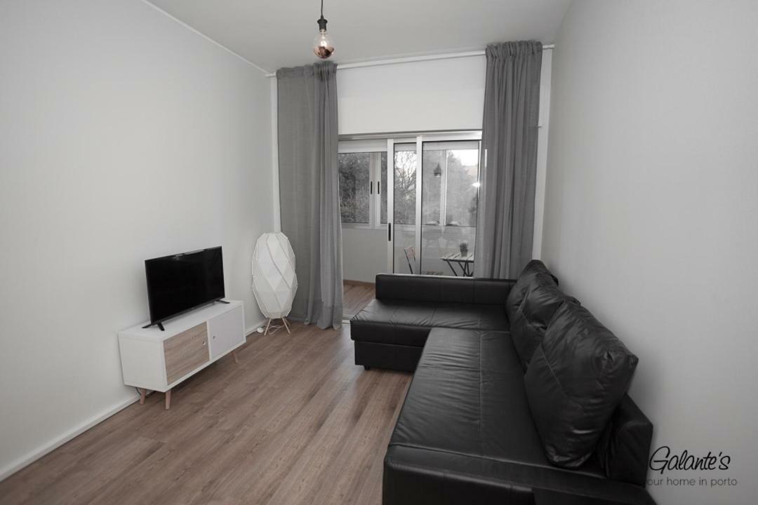Downtown 3 Bedroom With Balcony - Quiet Street - Family Friendly - Groups Porto Exterior photo