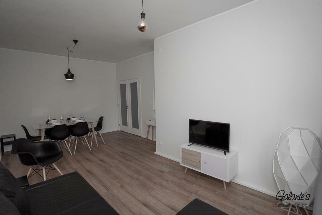 Downtown 3 Bedroom With Balcony - Quiet Street - Family Friendly - Groups Porto Exterior photo